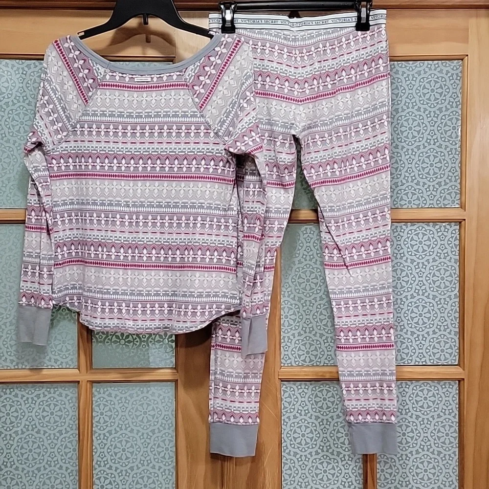 Cozy Gray and Pink Victoria's Secret Pajamas - Picture 4 of 4